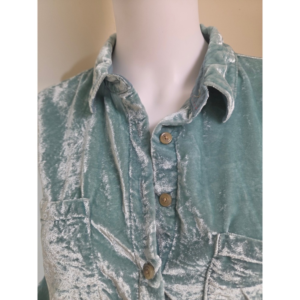 Pilcro Anthropologie Sage Green Crushed Velvet Button Down Shirt Womens Size 4 - Picture 11 of 16